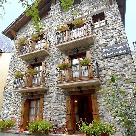 Apartamentos El Rincon De Benas Benasque Buitenkant foto