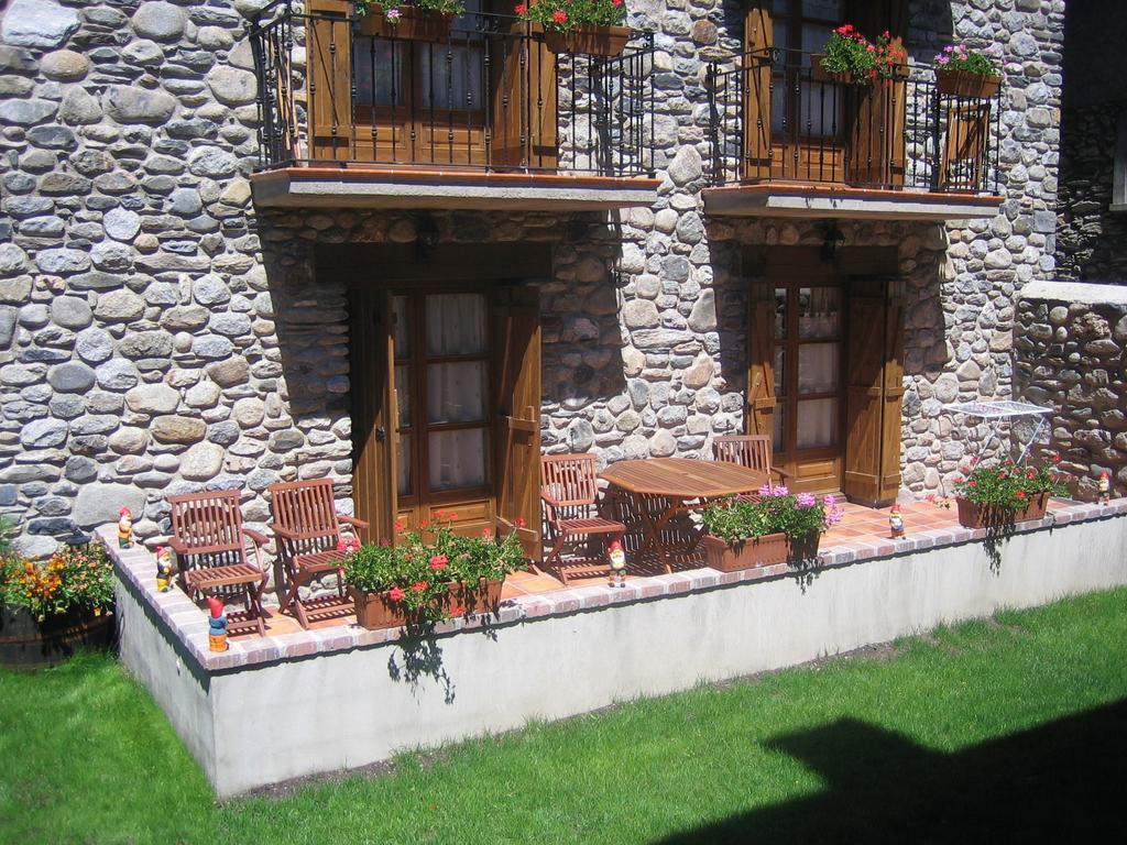 Apartamentos El Rincon De Benas Benasque Buitenkant foto