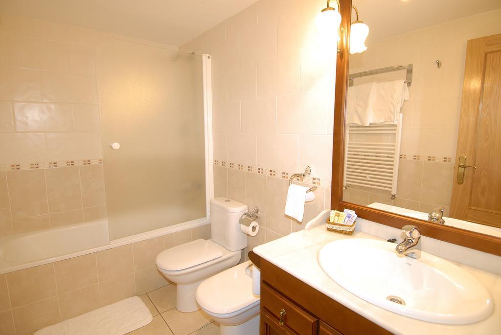 Apartamentos El Rincon De Benas Benasque Kamer foto