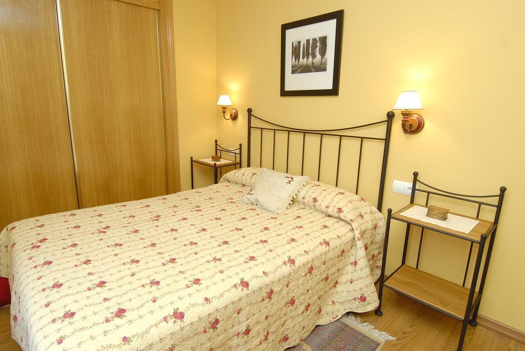 Apartamentos El Rincon De Benas Benasque Kamer foto