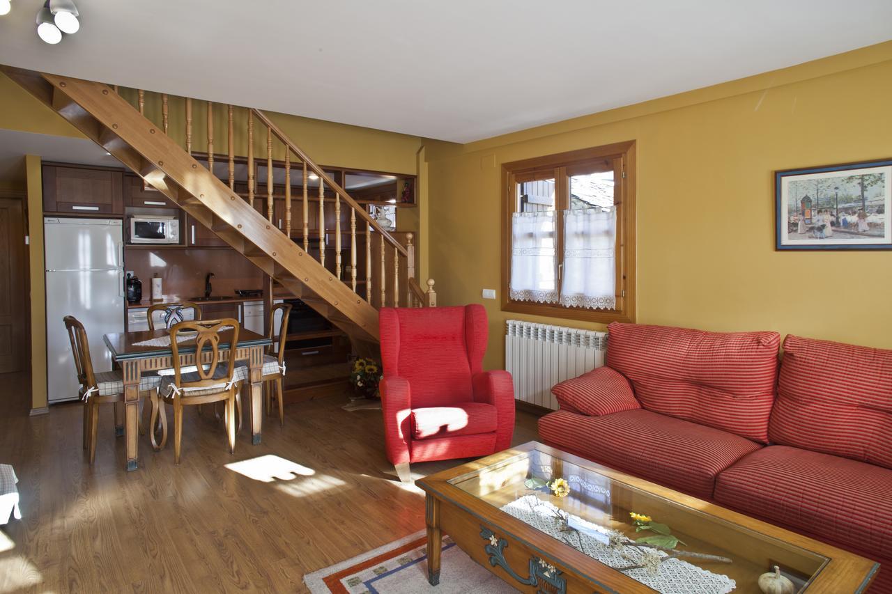 Apartamentos El Rincon De Benas Benasque Buitenkant foto