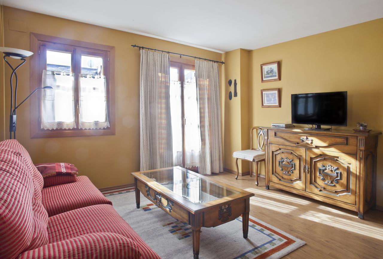 Apartamentos El Rincon De Benas Benasque Buitenkant foto
